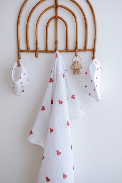 100% Organic Cotton Double Layer Heart Patterned Muslin Cover Set (100X100 Muslin-Triangle Bib-Shoulder Cloth)