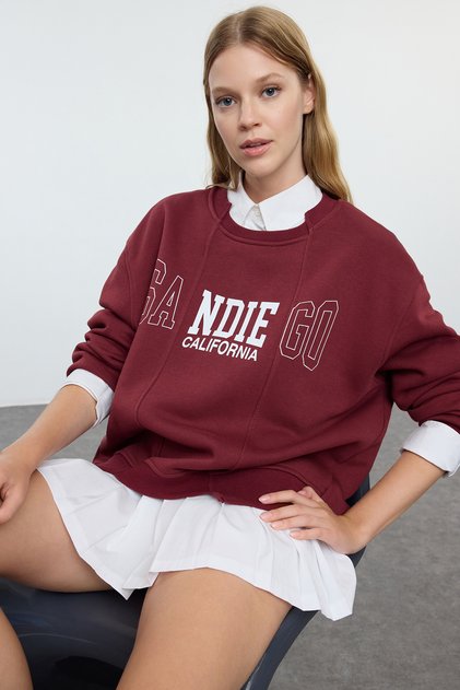 Burgundy Slogan Printed Oversize/Wide Fit Knitted Sweatshirt with Skirt Hem Detail Twoaw25Sw00100