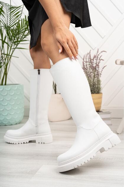 Daily Wear White Boots Comfortable and Stylish
