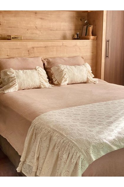 Scallop Bed Runner Set