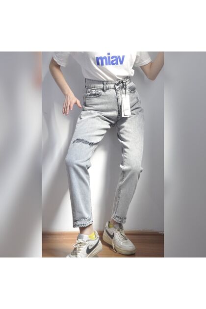 Buy Trendyol High Waist Mom Jeans In Beige | 6thStreet Qatar
