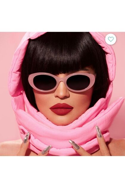 Kylie Cosmetics Winter Kissed Blush Powder - Fiyatı, Yorumları