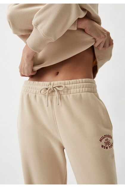 REG VARSITY SWEATPANTS