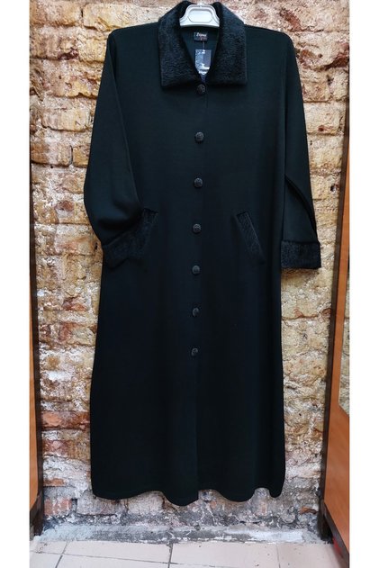 Long Collar and Sleeves with Fur Detailing, Slim Overcoat