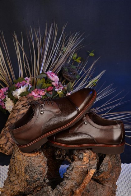 Men's Brown 100% Genuine Leather Classic Shoes Model That Offers Stylish and Comfortable Together with Novelty Style