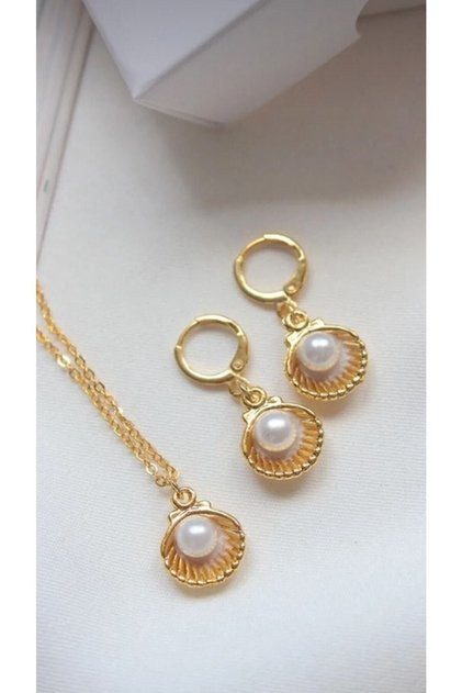 Women's Gold Color Minimal Oyster Model Necklace Earring Set