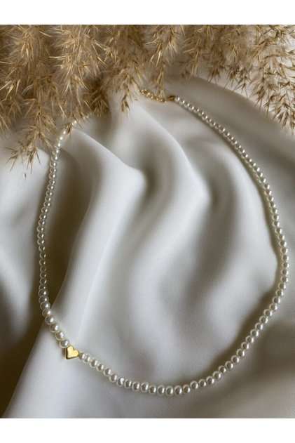 Heart Detailed Pearl Necklace