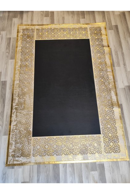 Lazer kesimli siyah kadife kumaşli halı