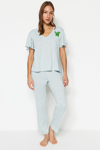 Trendyol Collection Hellgrnes Pyjama-Set aus Baumwolle mit Kaktus-Print,  rmeln und Schwungrad-Detail THMSS20PT0172- Trendyol
