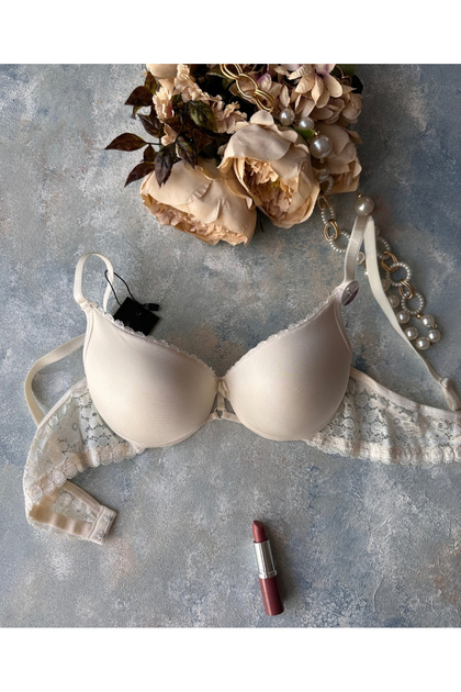 Daily Use Full Push-up Side Lace Front Ring Detailed Bra