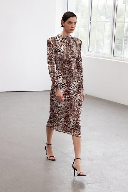 Limitierte Auflage, mehrfarbiges, stilvolles Abendkleid mit Leopardenmuster, Abschlusskleid TPRAW25EL00013