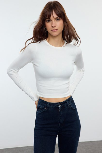 Ekru Viskoz Yumuşak Kumaşlı Fitted Crop Esnek Örme Bluz TWOAW24BZ00048