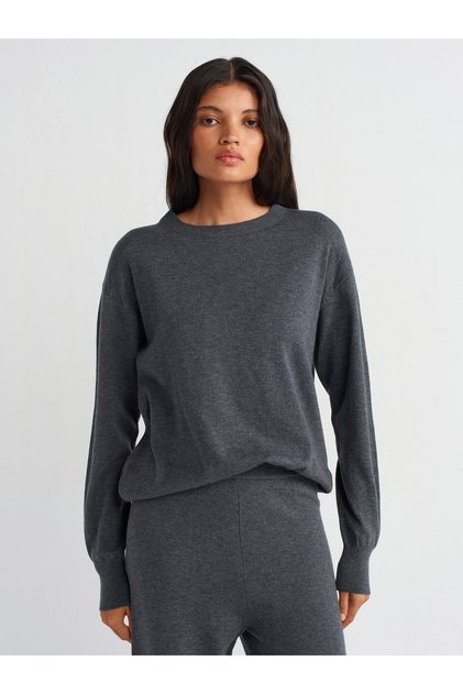 10633 Crew Neck Basic Knitwear Sweater-Smoked M.