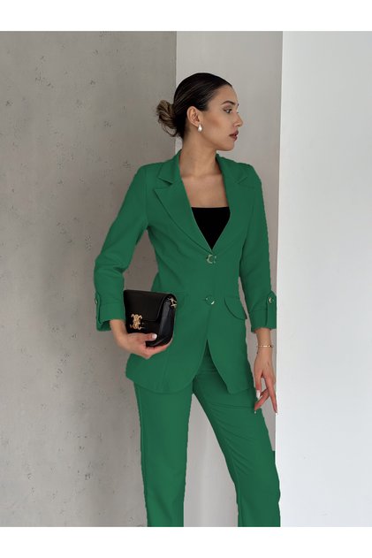 Зелений піджак з складками на рукавах і брюки з кроєм «морква» з атласної тканини