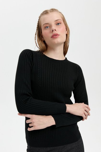 Women's Crew Neck Seamless Front Patterned Sweater Black