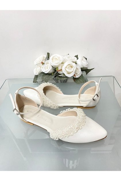 Sedef Pearl Detailed Ballet Flats