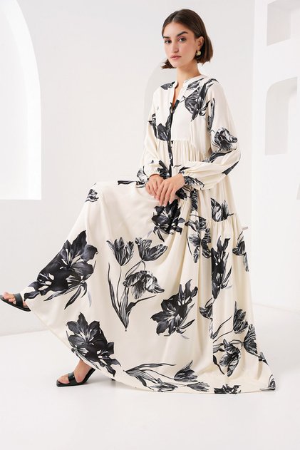 2423 Authentisches, gemustertes Kleid – D. Cream