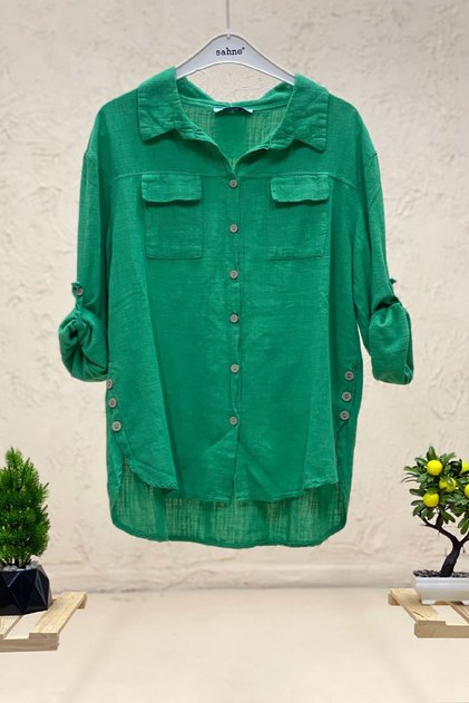 Double Pocket Linen Shirt with Buttoned Collar on the Sides
