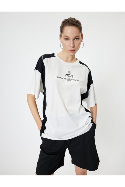 Color Blocked Slogan Printed Oversize T-Shirt - Crew Neck, Short Sleeve