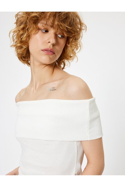 Madonna Yaka Omzu Açık Crop Bluz Kısa Kollu Bürümcük Dokulu Slim Fit