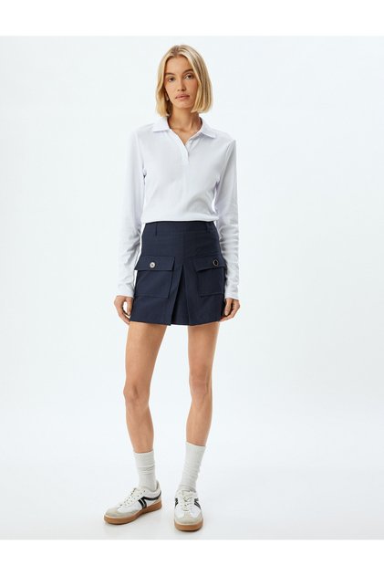 Standard Waist Mini Cargo Shorts Skirt with Pockets and Pleat Detail