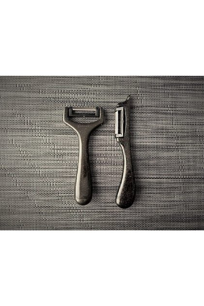 Peeler Set of 2 Black