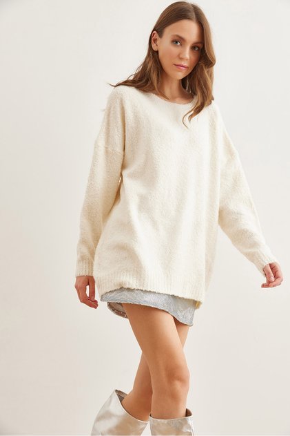 Women's White Crew Neck Soft Textured Oversize Knitwear Sweater Kzk-19000828