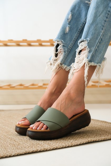 Melisa Stylish and Comfortable Wedge Heel Thick Sole Daily Women's Slippers
