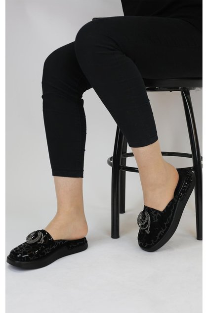 Women's Black to Black Print Stone Detailed Slippers