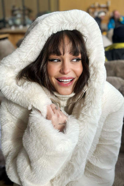 Açelya Okcu Premium NEPTÜN Kapüşonlu Suni Kürk Kadın Mont - Fiyatı