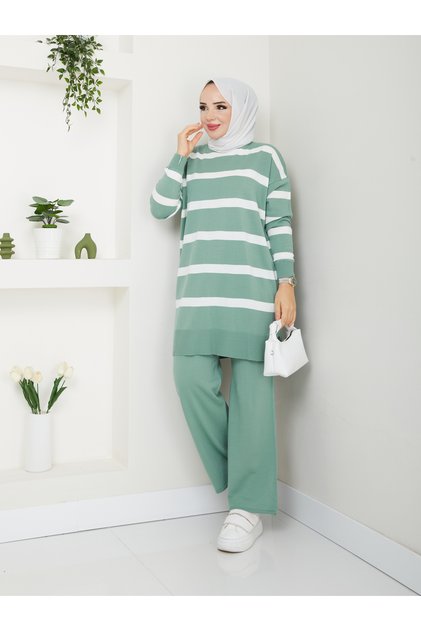 Wonderful Striped Knitwear, Comfortable and Stylish Trousers, Two-Piece Suit