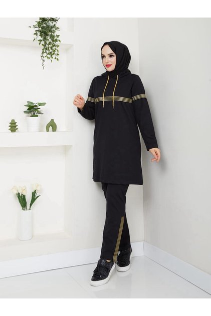 طقم بدلة رياضية حجاب - بأكمام مخططة