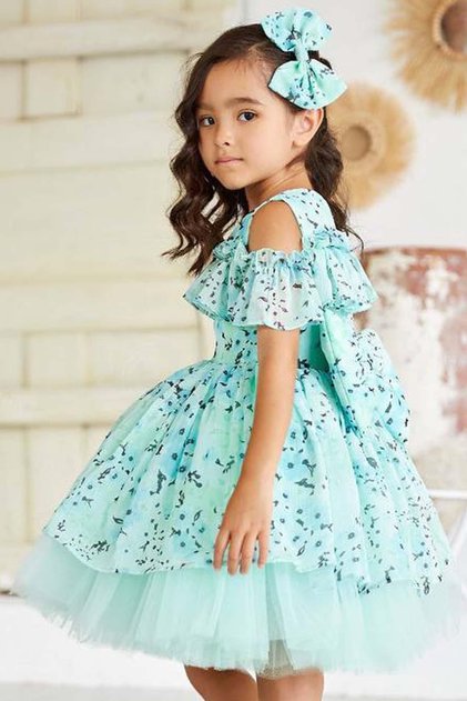 Girl's Off-The-Shoulder Green Evening Dress with Ruffled Chest and Floral Detail
