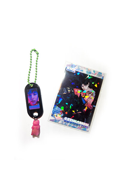 Güneş Kırtasiye Straykids Han Anahtarlık Charm ve Fotokart Set