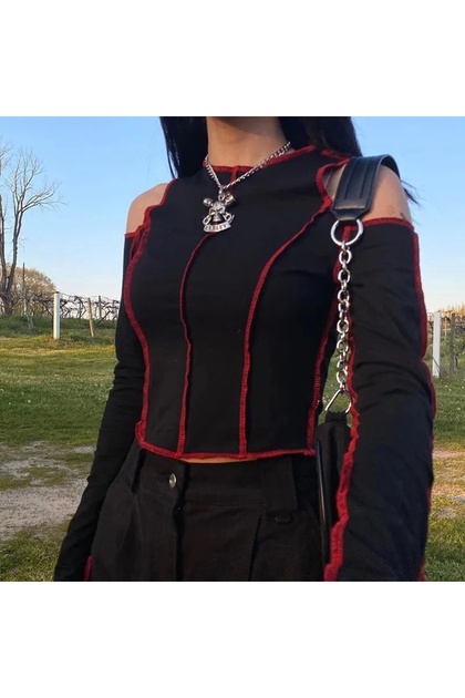 بلوزة قصيرة مكشوفة الكتفين مخيطة باللون الأحمر من Gothic Punk Y2K