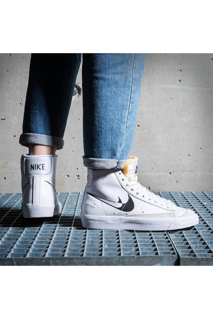 Blazer Low '77 White/black Kadın Spor Ayakkabı Dv3454-100