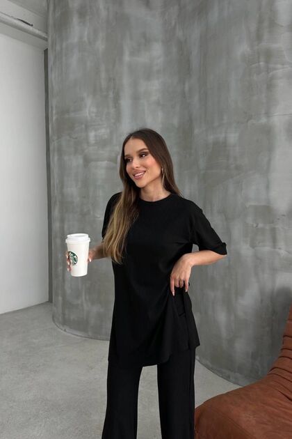 طقم نسائي فضفاض من قطعتين بأكمام نصفية