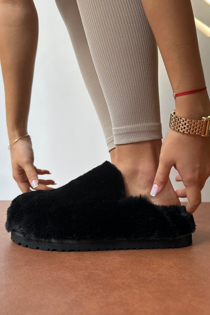 Women's Furry Slippers Black
