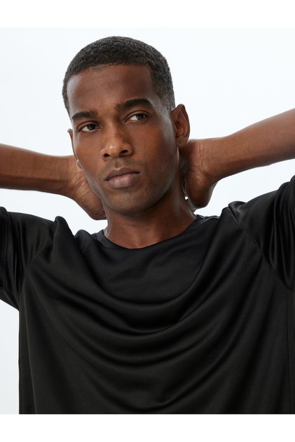 Sports T-Shirt Basic with Print Detail on the Back, Crew Neck, Short Sleeves