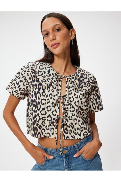 Leopard Patterned Blouse with Baby Collar and Lace Detail, Short Sleeves, Slim Fit