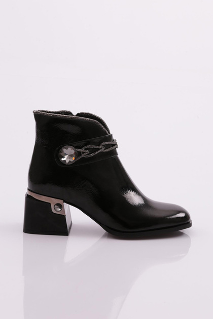 Women's Heeled Boots Black Wrinkled Patent Leather 421233488