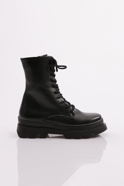 744-22K Women's Lace-Up Zippered Boots Black Crinkled Patent Leather