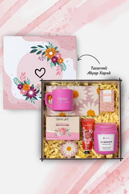 Dekoratif Ahşap Kutu İçerisinde, Pembe Fincan, Mum,Anahtarlık,Kahve, Güzellik Seti