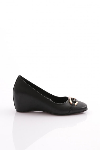 Women's Heeled Shoes with Metal Accessories Black 354743539