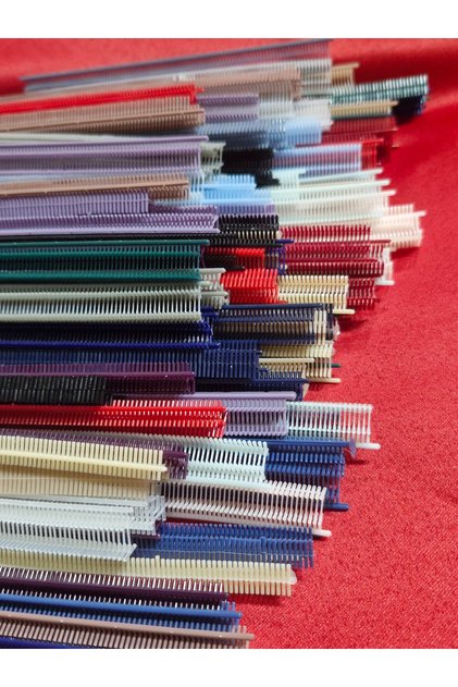 5 MM PLASTİK TASARIM KILÇIK KARIŞIK RENKLİ (10.000 ADET)