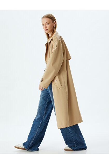 Oversize Trench Coat with Double-Breasted Collar, Epaulettes, Buttons, and Pocket Detailing