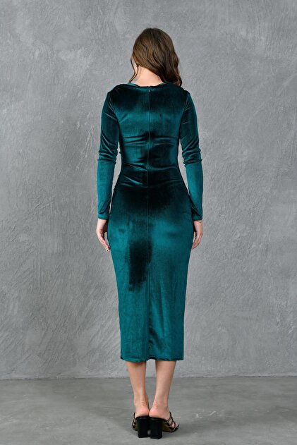 bayansepeti Flexible Velvet Fabric Gather Detailed Wide Collar Long Sleeve  Midi Length Emerald Green Velvet Dress 3660- Trendyol