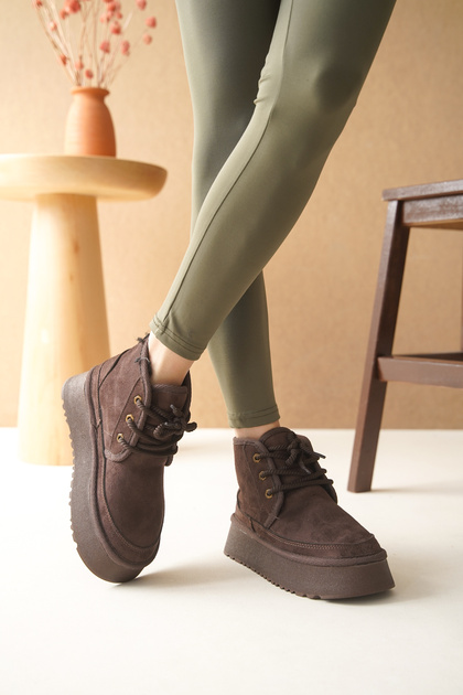 Hugu Lace-Up Thick Sole Women's Boots with Fur Inside Brown