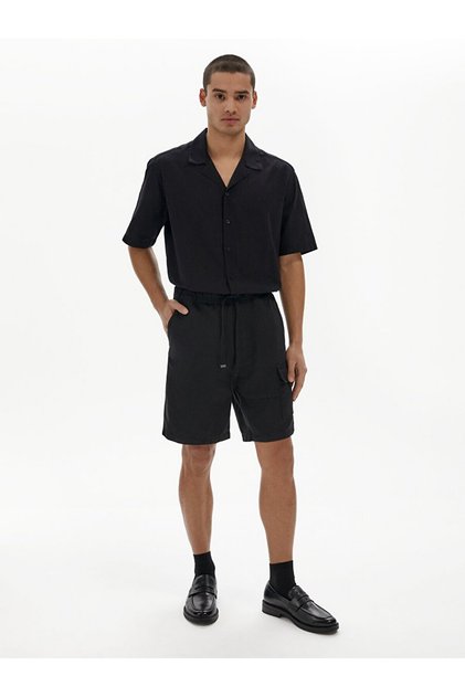 Gabardine Cargo Black Shorts