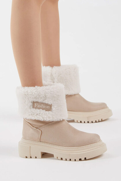 Women's Woolen Comfortable Fit Boots, Non-Slip Sole Women's Boots